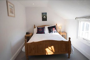 The White Cliffs Hotel