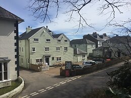 The White Cliffs Hotel