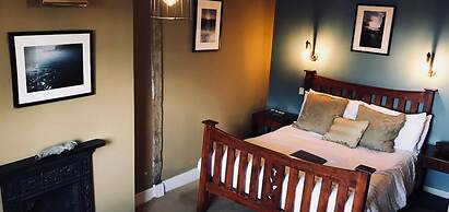 The White Cliffs Hotel