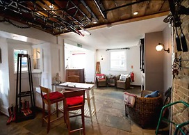 The White Cliffs Hotel