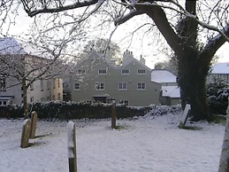 The White Cliffs Hotel