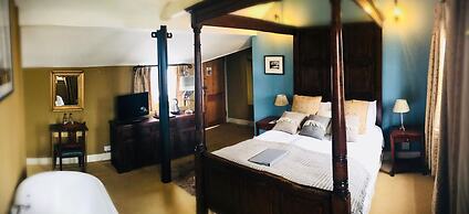 The White Cliffs Hotel