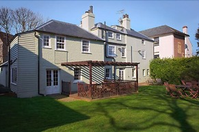 The White Cliffs Hotel