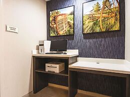 La Quinta Inn & Suites by Wyndham McKinney