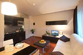 Aparthotel Lacroma