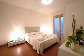 Aparthotel Lacroma