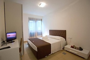 Aparthotel Lacroma