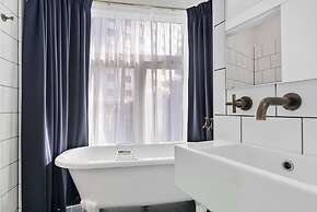 Hotel Harry, Ascend Hotel Collection