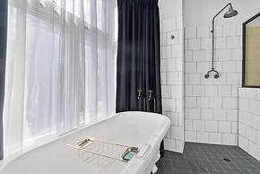 Hotel Harry, Ascend Hotel Collection