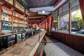 Hotel Harry, Ascend Hotel Collection