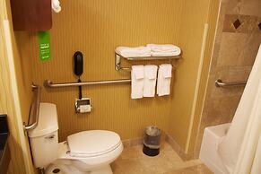 Hampton Inn & Suites Watertown