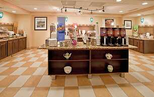 Hampton Inn & Suites Watertown