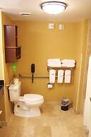 Hampton Inn & Suites Watertown
