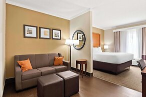 Comfort Suites