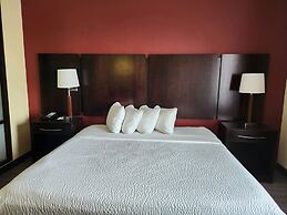 Days Inn & Suites by Wyndham Houston / West Energy Corridor