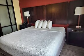 Days Inn & Suites by Wyndham Houston / West Energy Corridor