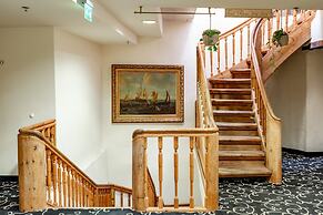 Meriton Old Town Garden Hotel