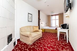 Meriton Old Town Garden Hotel