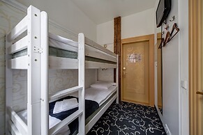 Meriton Old Town Garden Hotel