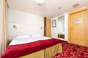 Meriton Old Town Garden Hotel