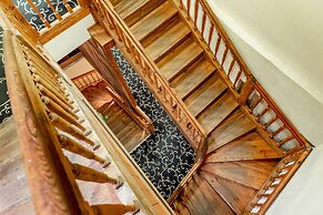 Meriton Old Town Garden Hotel