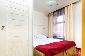 Meriton Old Town Garden Hotel