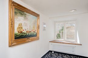 Meriton Old Town Garden Hotel