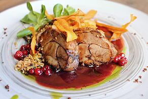 Meriton Old Town Garden Hotel