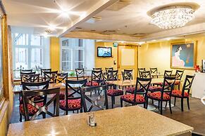 Meriton Old Town Garden Hotel