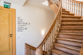 Meriton Old Town Garden Hotel