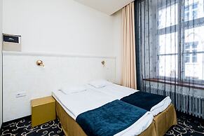 Meriton Old Town Garden Hotel