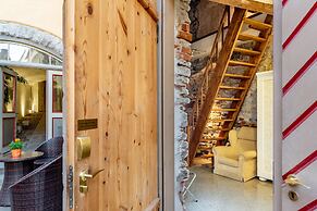 Meriton Old Town Garden Hotel