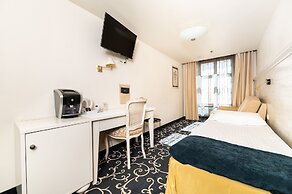 Meriton Old Town Garden Hotel