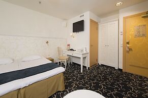 Meriton Old Town Garden Hotel