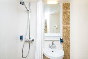 Meriton Old Town Garden Hotel