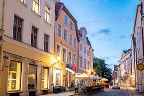 Meriton Old Town Garden Hotel