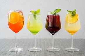 Meriton Old Town Garden Hotel