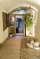 Meriton Old Town Garden Hotel