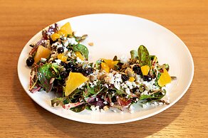 Meriton Old Town Garden Hotel