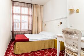 Meriton Old Town Garden Hotel