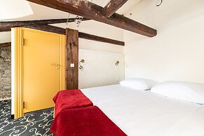 Meriton Old Town Garden Hotel