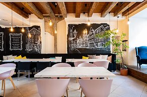 Meriton Old Town Garden Hotel