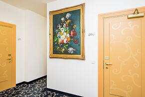 Meriton Old Town Garden Hotel