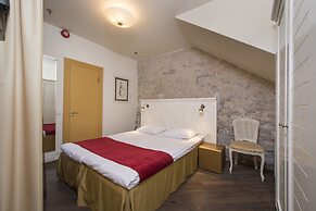 Meriton Old Town Garden Hotel