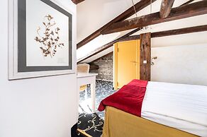 Meriton Old Town Garden Hotel