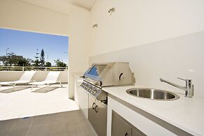Kirra Surf Apartments
