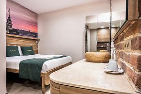 The Pera Hotel
