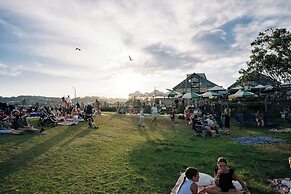 Caves Coastal Bar & Bungalows