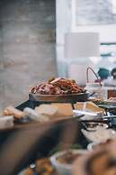 Caves Coastal Bar & Bungalows