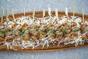 Caves Coastal Bar & Bungalows